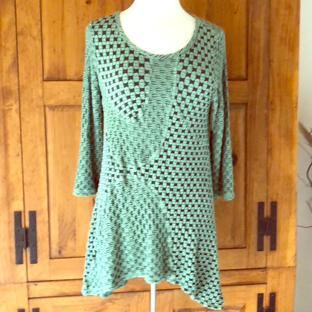 CMC knit tunic w/ 3/4 sleeves